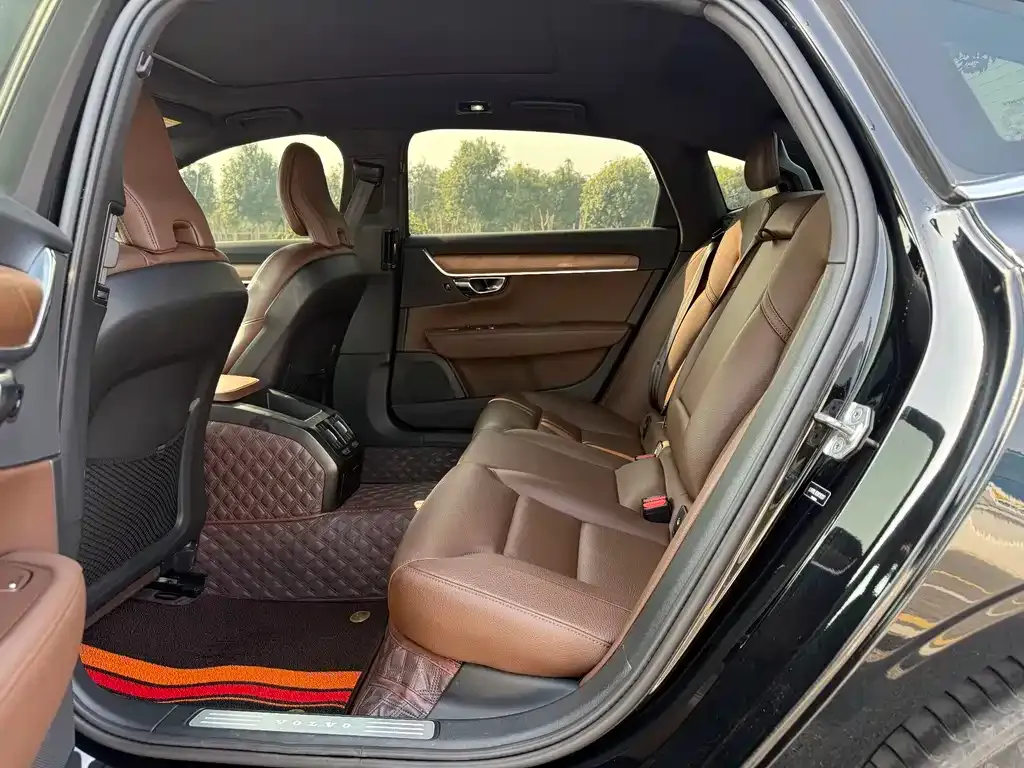 Volvo S90 2022 из CN, фото 9