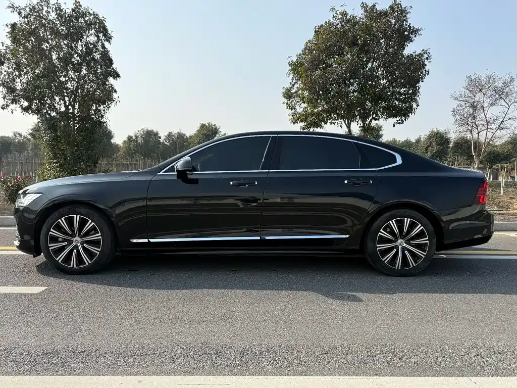 Volvo S90 2022 из CN, фото 4