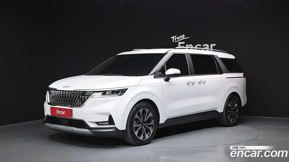 Kia Carnival — фото 1
