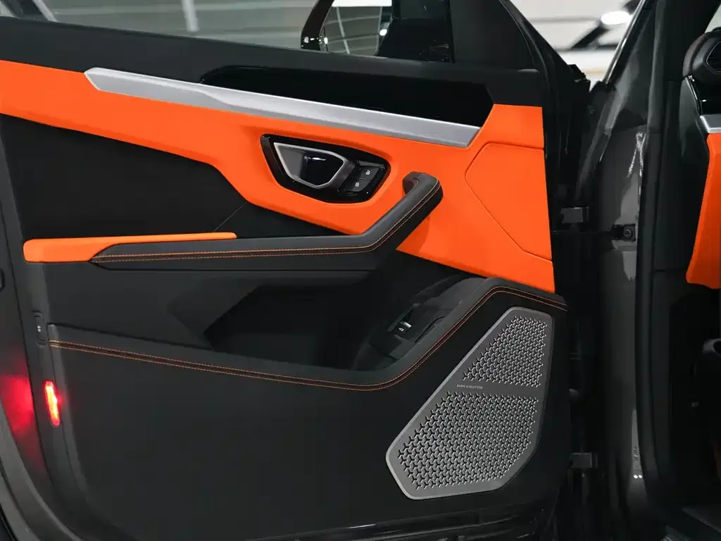 Lamborghini Urus — фото 9