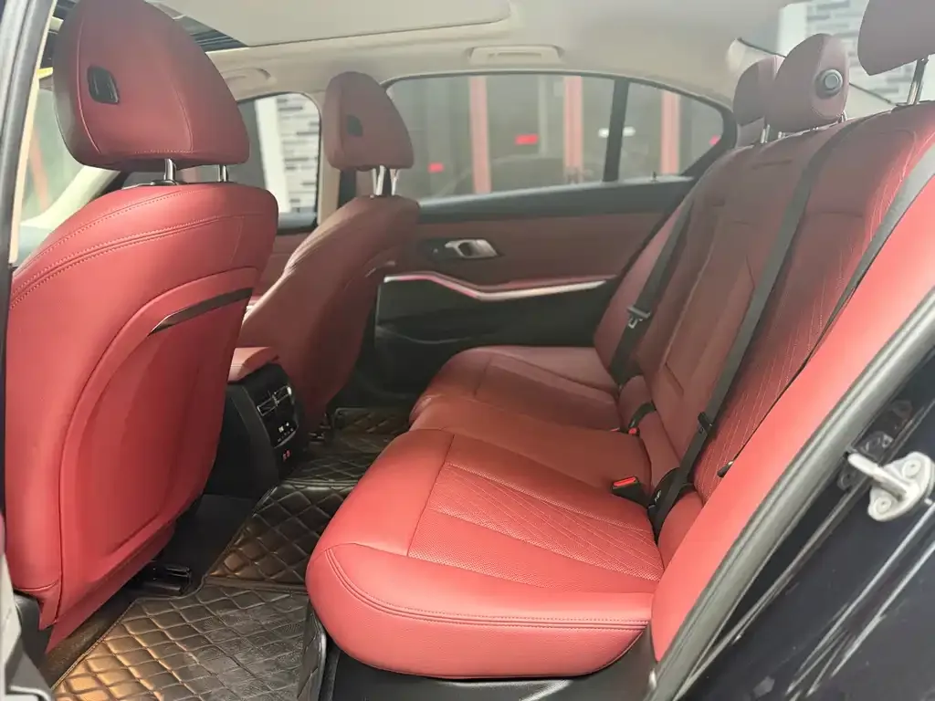BMW 3 Series 2023 из CN, фото 4