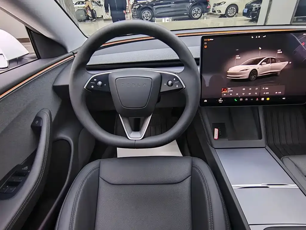 Tesla Model 3 — фото 8