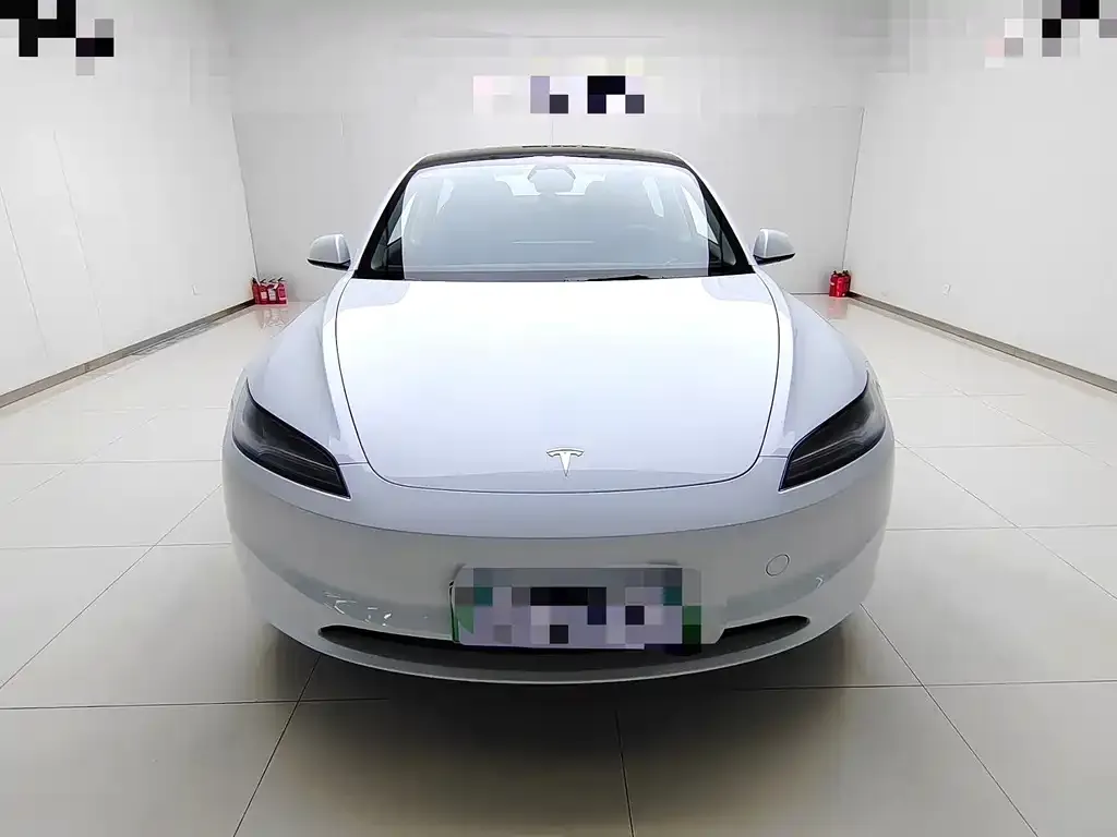 Tesla Model 3 — фото 3