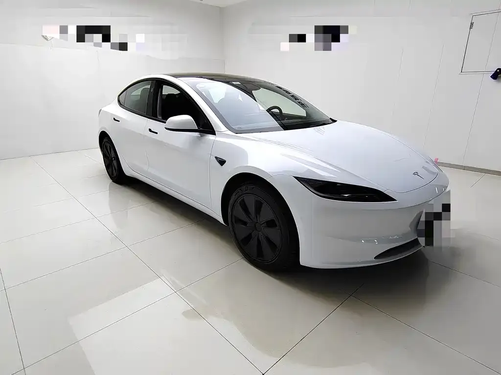 Tesla Model 3 — фото 9