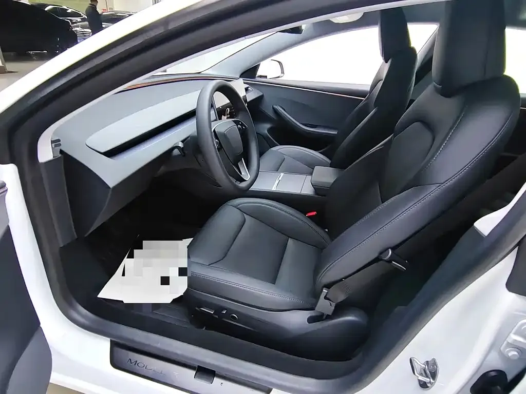 Tesla Model 3 — фото 4