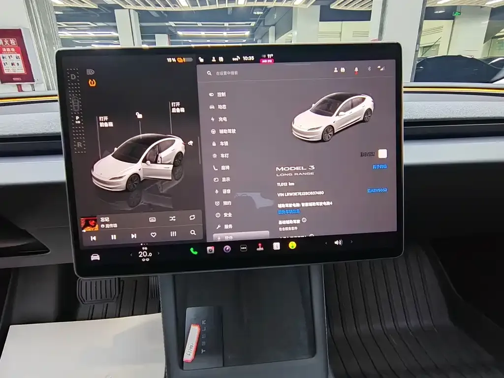 Tesla Model 3 — фото 10