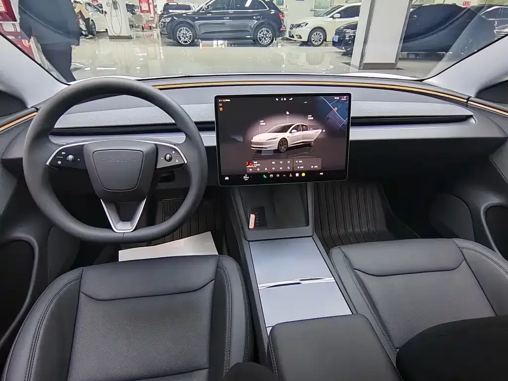Tesla Model 3 — фото 7
