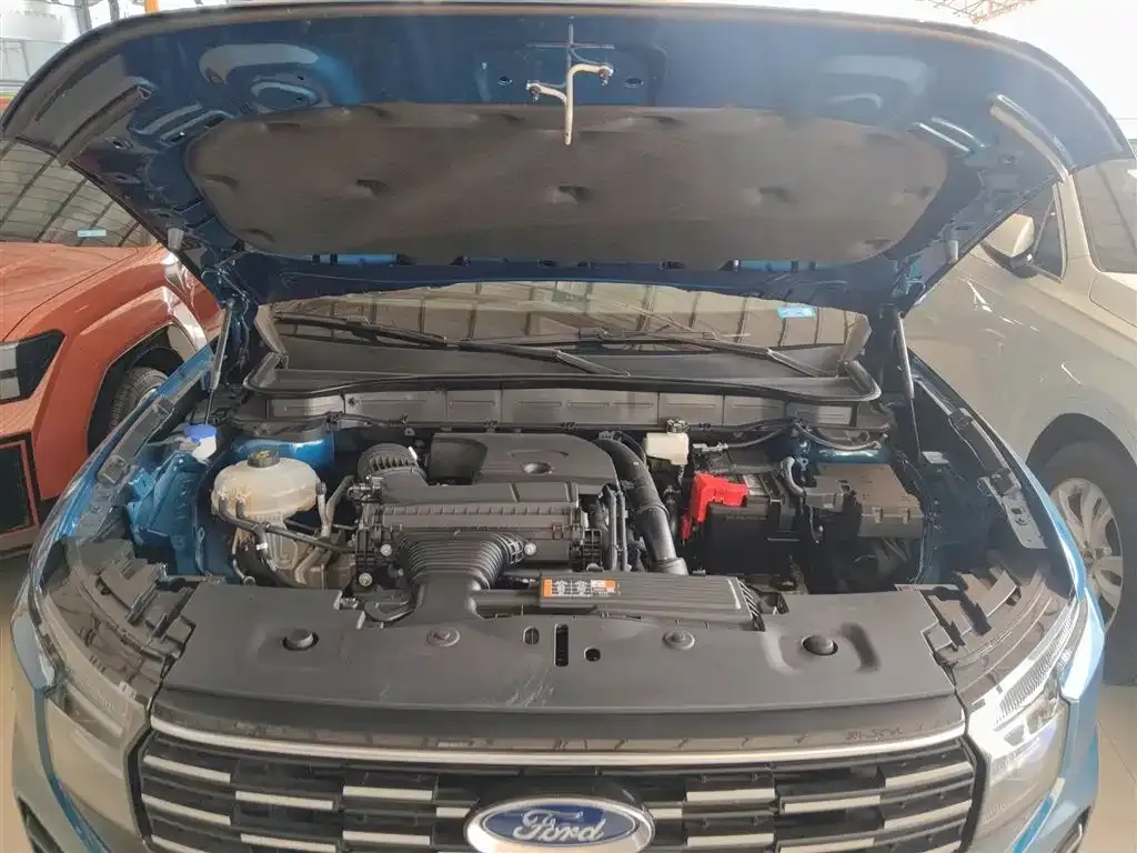 Ford Edge — фото 10