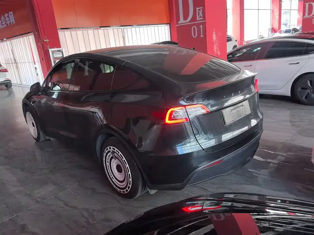 Tesla Model Y 2023 из CN, фото 7