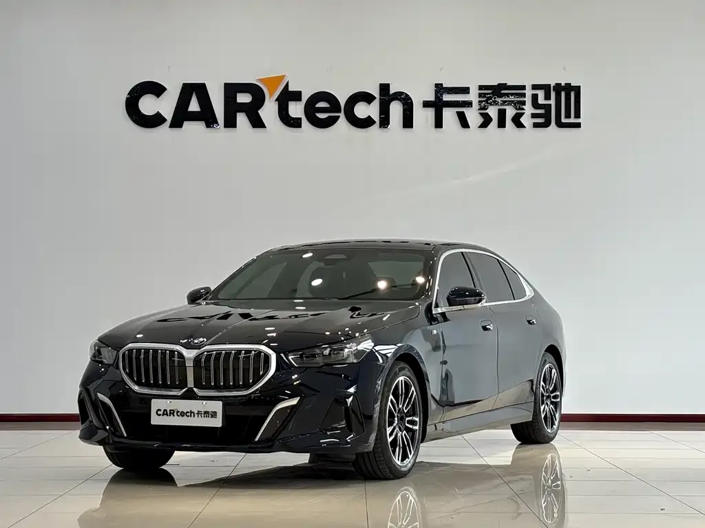 BMW 5 Series 2025 из CN, фото 1