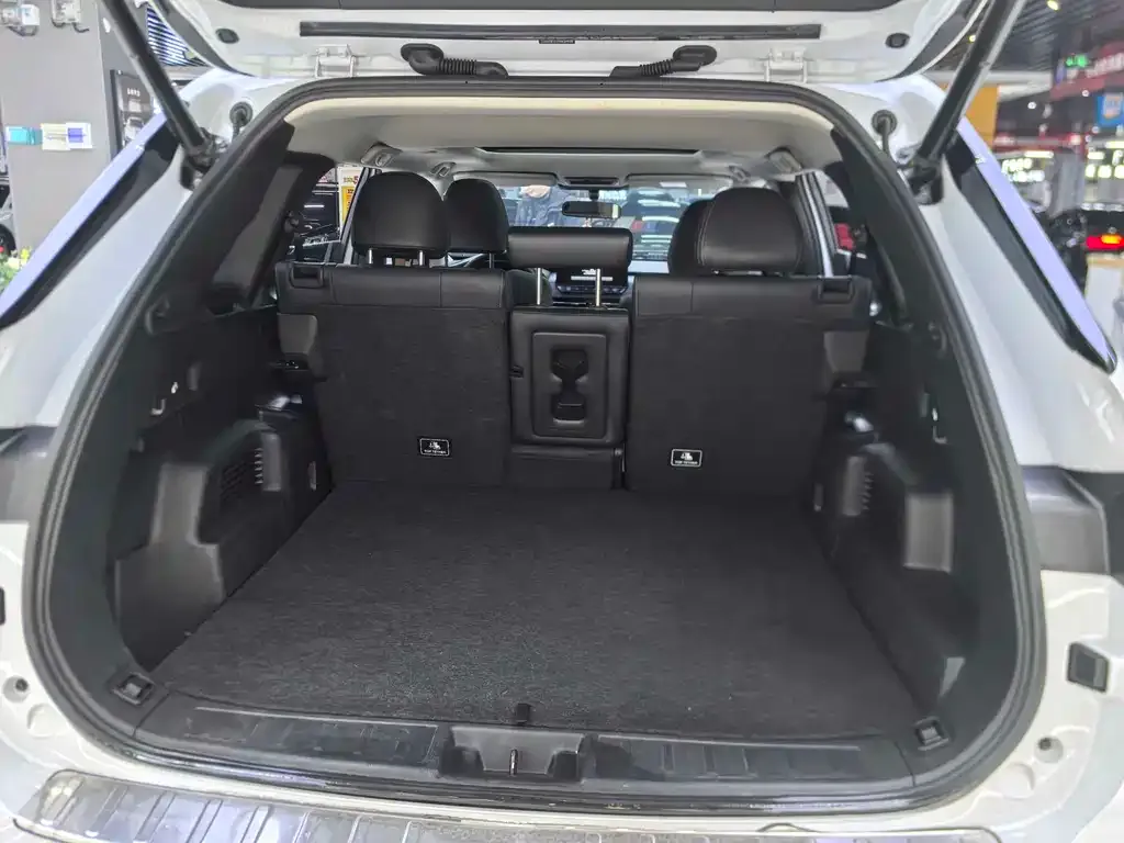Mitsubishi Outlander 2023 из CN, фото 5