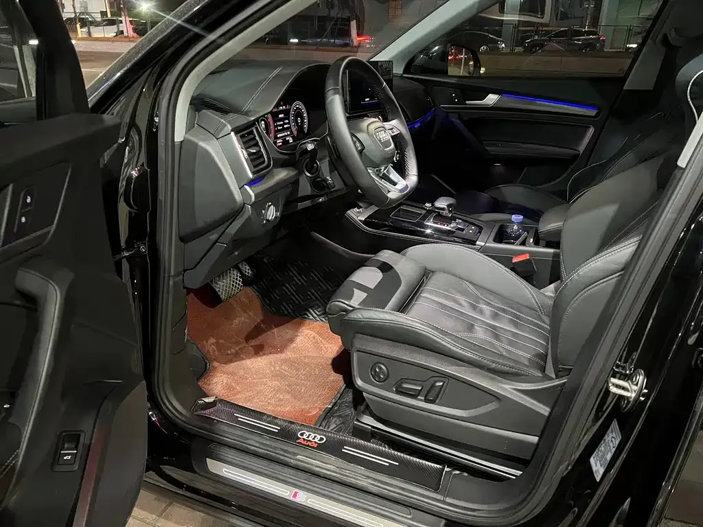 Audi Q5L 2022 из CN, фото 2