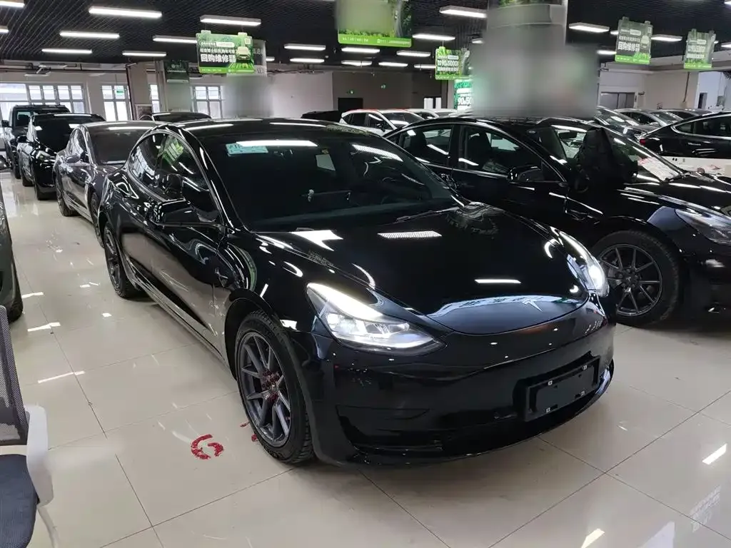 Tesla Model 3 — фото 10
