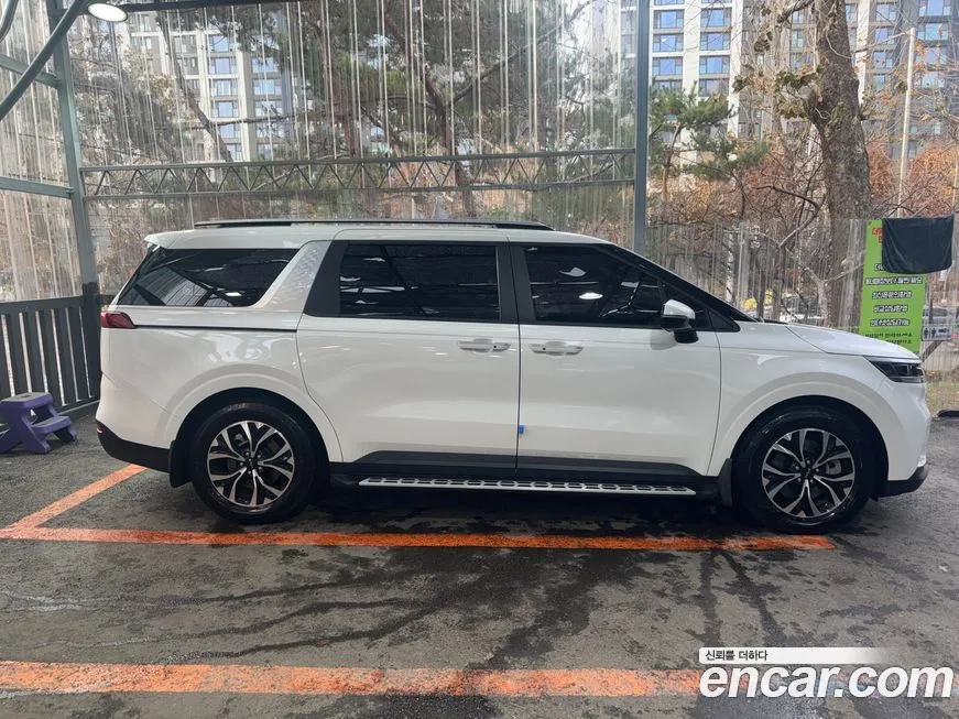 Kia Carnival — фото 10