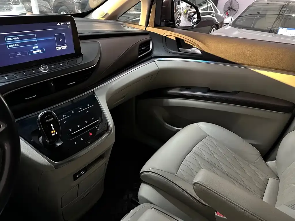 Buick GL8 2021 из CN, фото 6