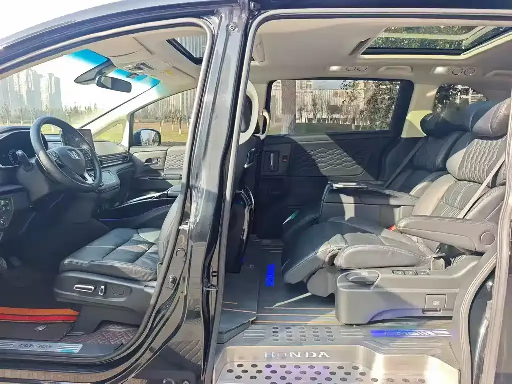 Honda Elysion 2022 из CN, фото 4