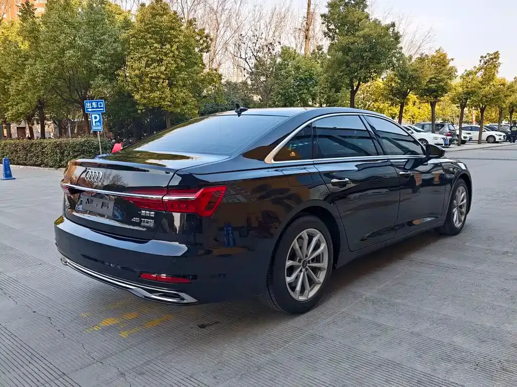 Audi A6L 2023 из CN, фото 7