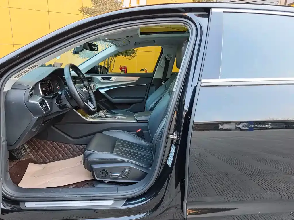 Audi A6L 2023 из CN, фото 8