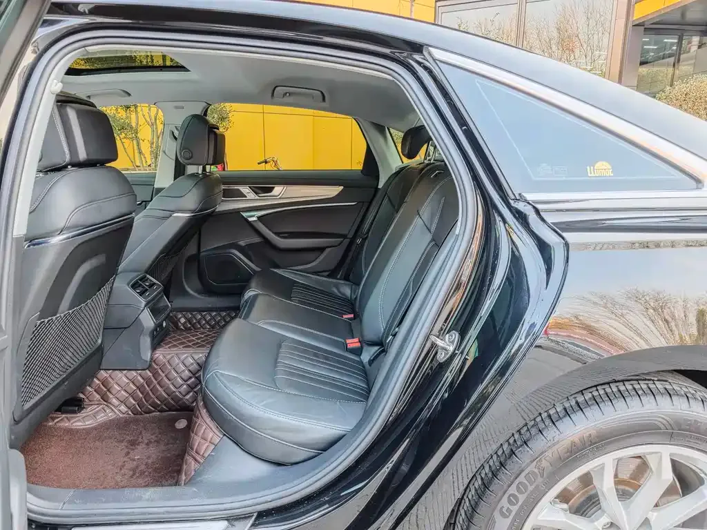 Audi A6L 2023 из CN, фото 6