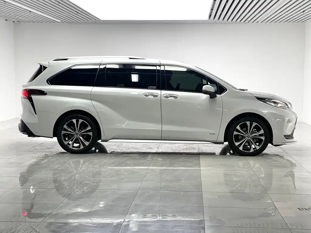 Toyota Granvia 2025 из CN, фото 9