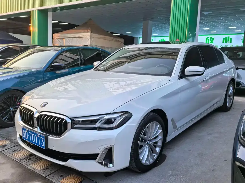 BMW 5 Series — фото 1