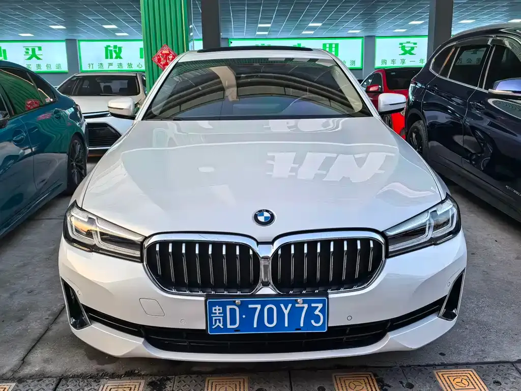 BMW 5 Series — фото 9