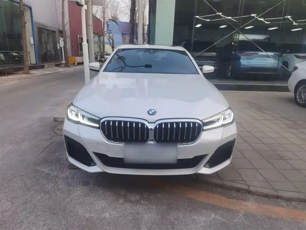 BMW 5 Series — фото 10