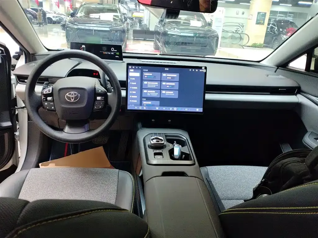 Toyota bZ5 2025 из CN, фото 7