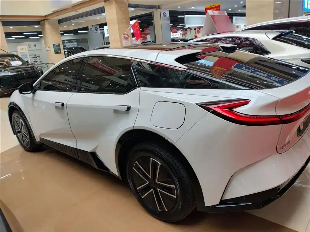 Toyota bZ5 2025 из CN, фото 4