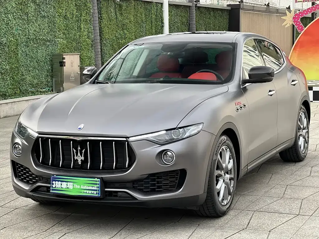 Maserati Levante — фото 1