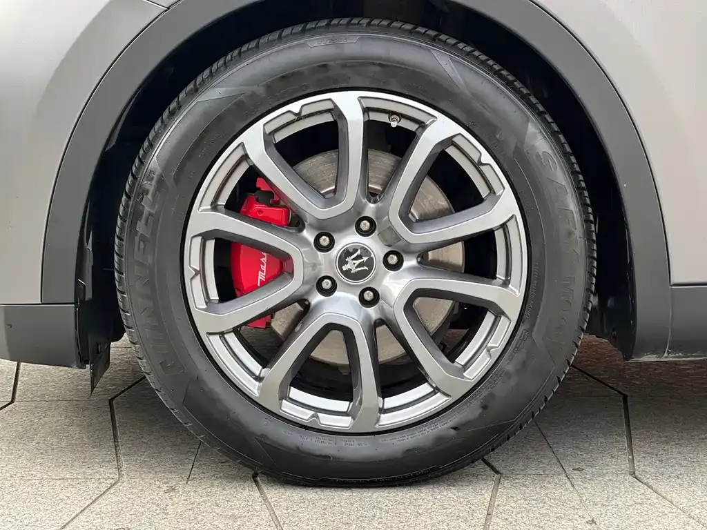Maserati Levante — фото 2