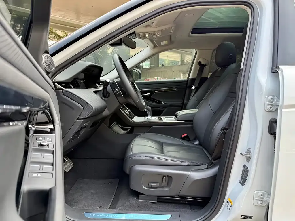 Land Rover Evoque 2023 из CN, фото 6