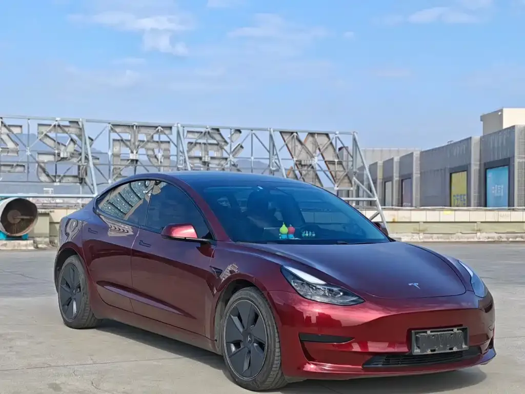 Tesla Model 3 — фото 8