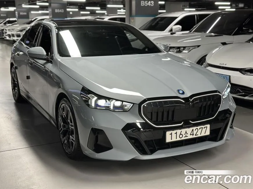 BMW 5-Series 2024 из KR, фото 10