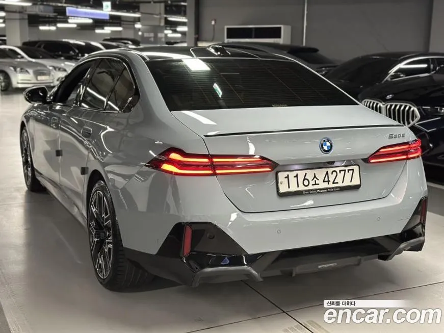 BMW 5-Series 2024 из KR, фото 8
