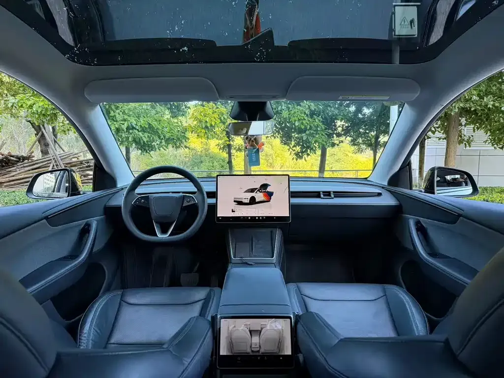 Tesla Model Y — фото 8