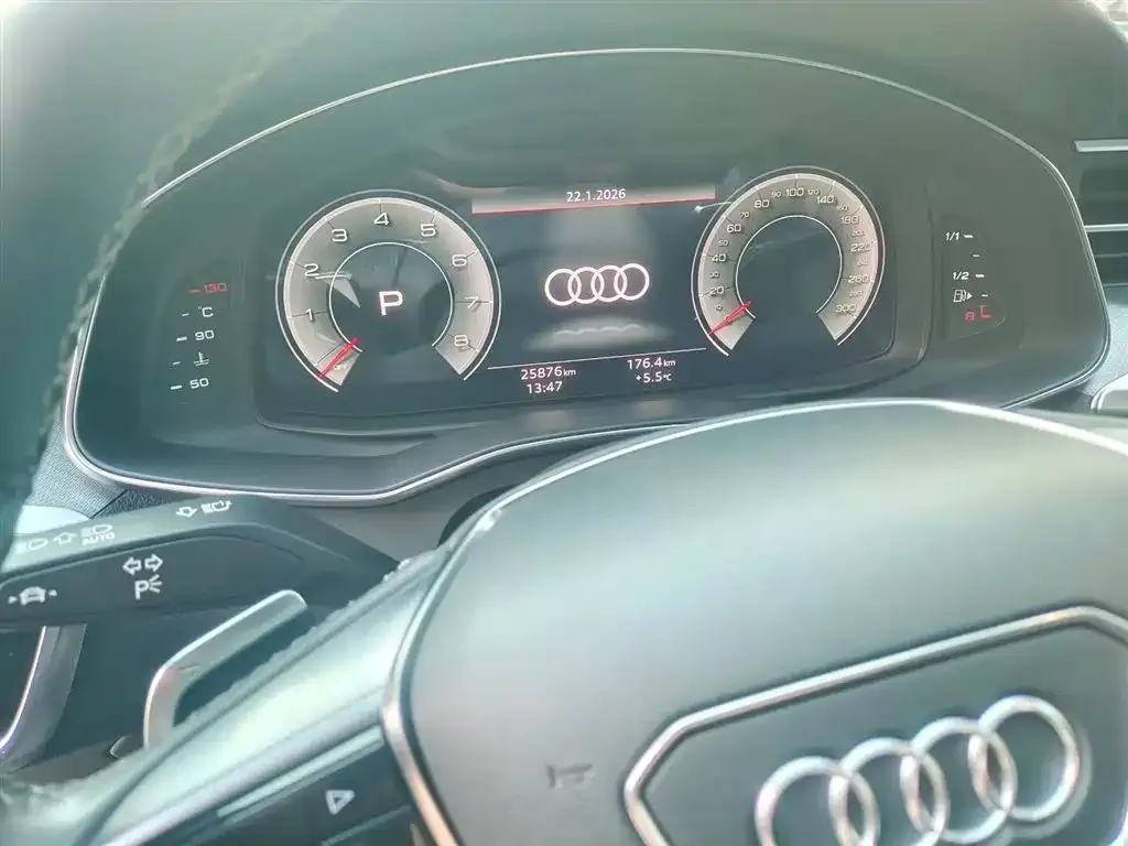 Audi A7L 2022 из CN, фото 2