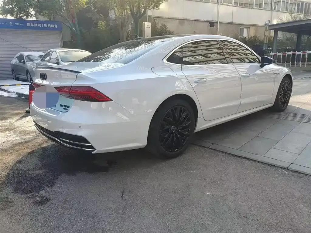 Audi A7L 2022 из CN, фото 4