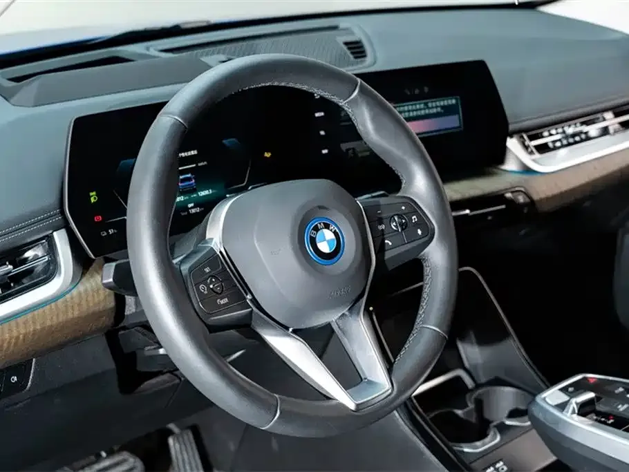 BMW iX1 2024 из CN, фото 3