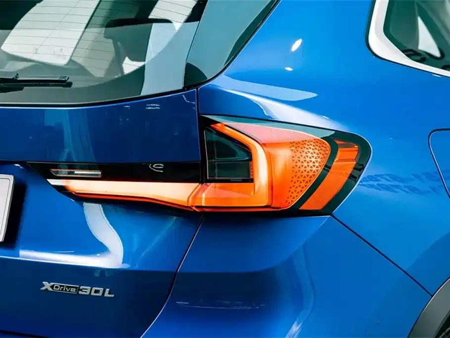 BMW iX1 2024 из CN, фото 2