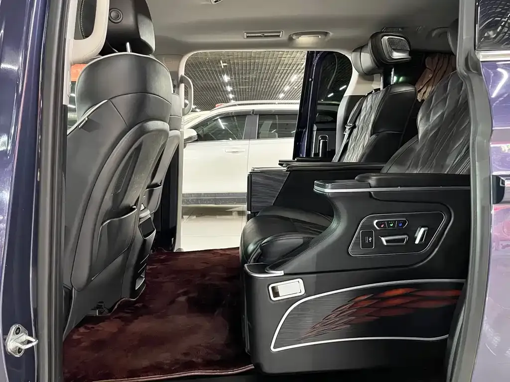Roewe iMAX8 2021 из CN, фото 2