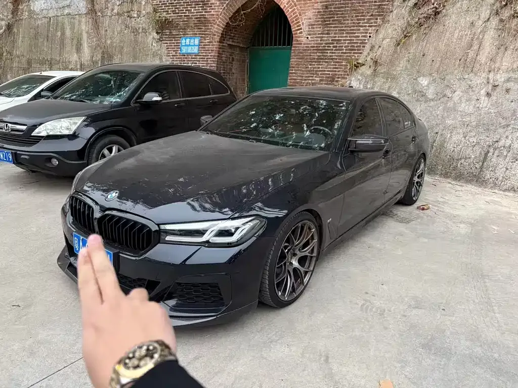 BMW 5 Series (Import) 2023 из CN, фото 1