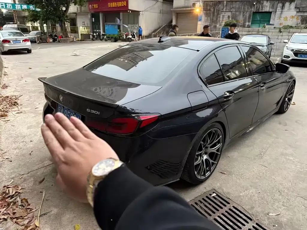BMW 5 Series (Import) 2023 из CN, фото 4