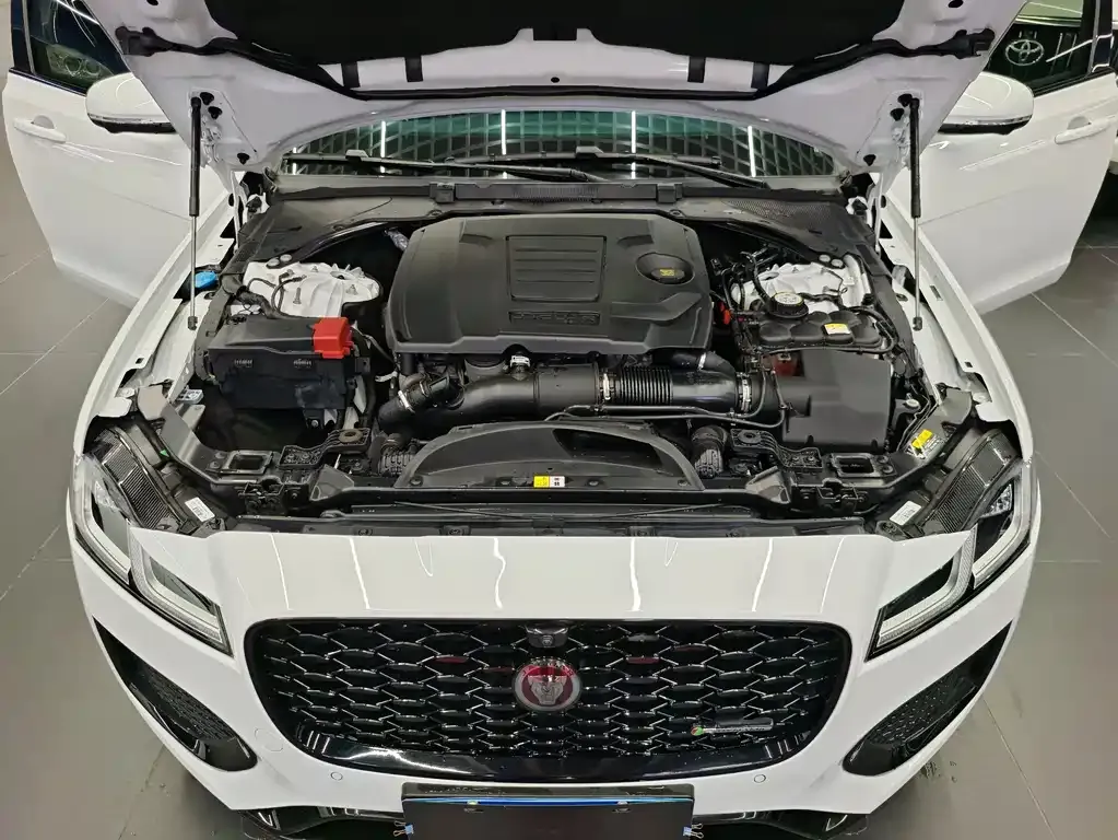 Jaguar XFL 2022 из CN, фото 8