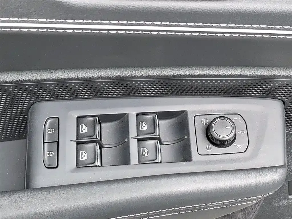 Volkswagen Passat — фото 10