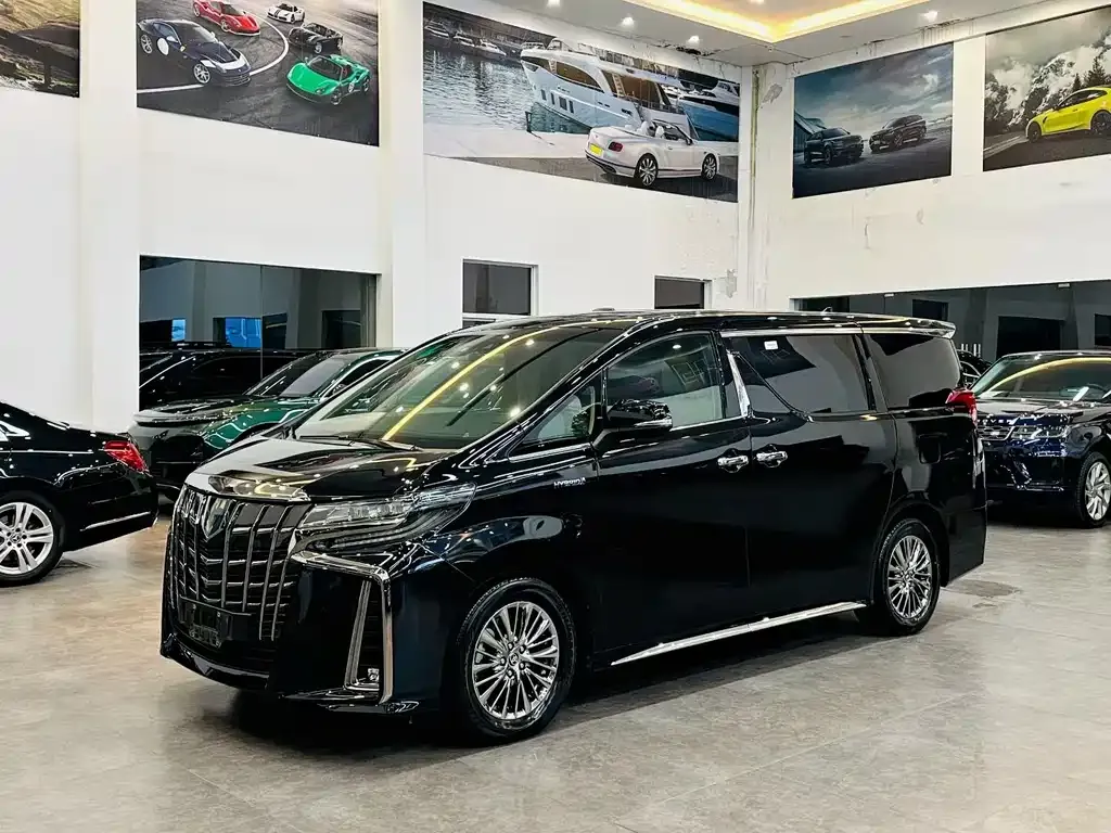 Toyota Alphard 2023 из CN, фото 1