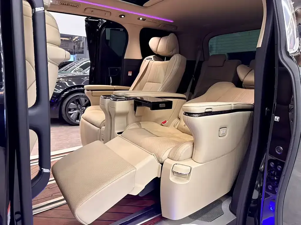Toyota Alphard 2023 из CN, фото 6