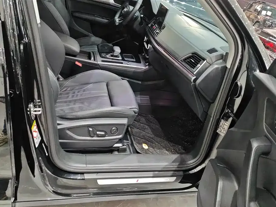 Audi Q5L Sportback 2023 из CN, фото 4