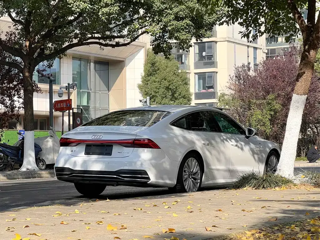 Audi A7 — фото 8