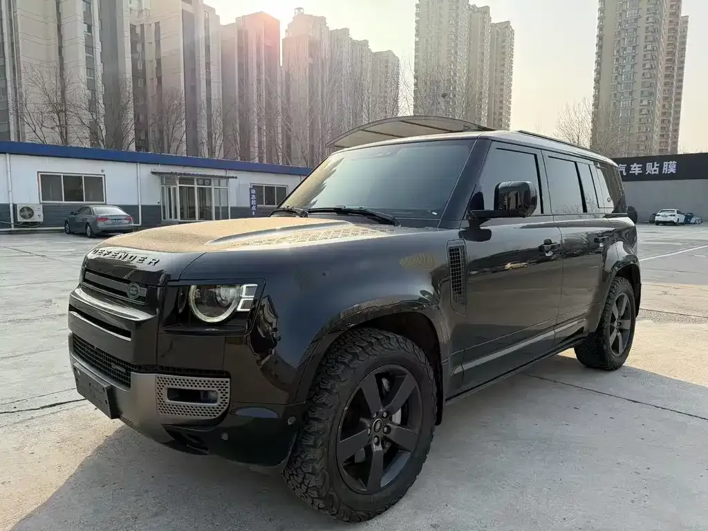 Land Rover Defender — фото 1